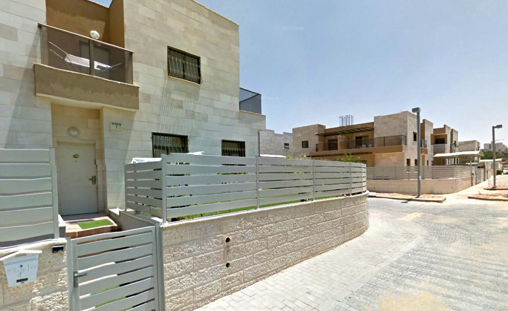 ו-החדשה הקריה-חרדית